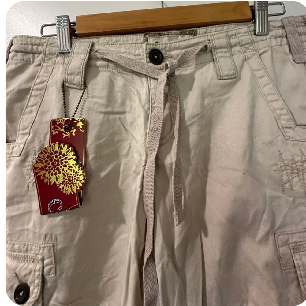 Amethyst Y2K NWT Deadstock Khaki Low Rise Cargo Bootcut Capri Pants - Picture 8 of 14